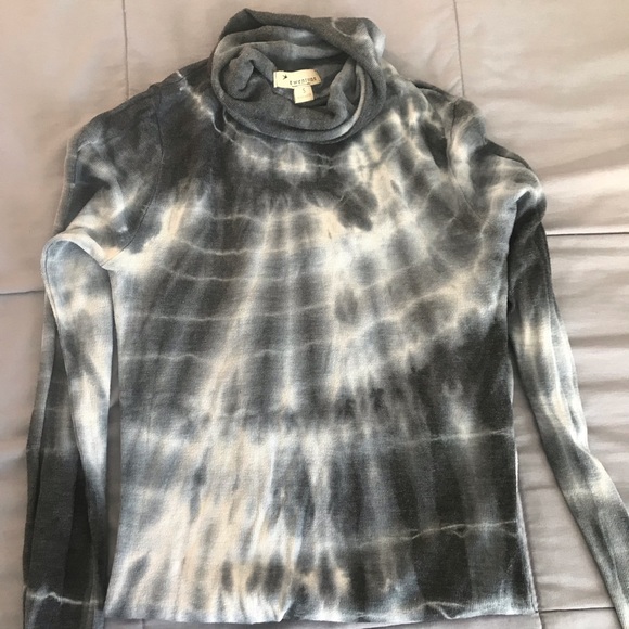twenty one Tops - SOLD • unique tie dye turtle neck